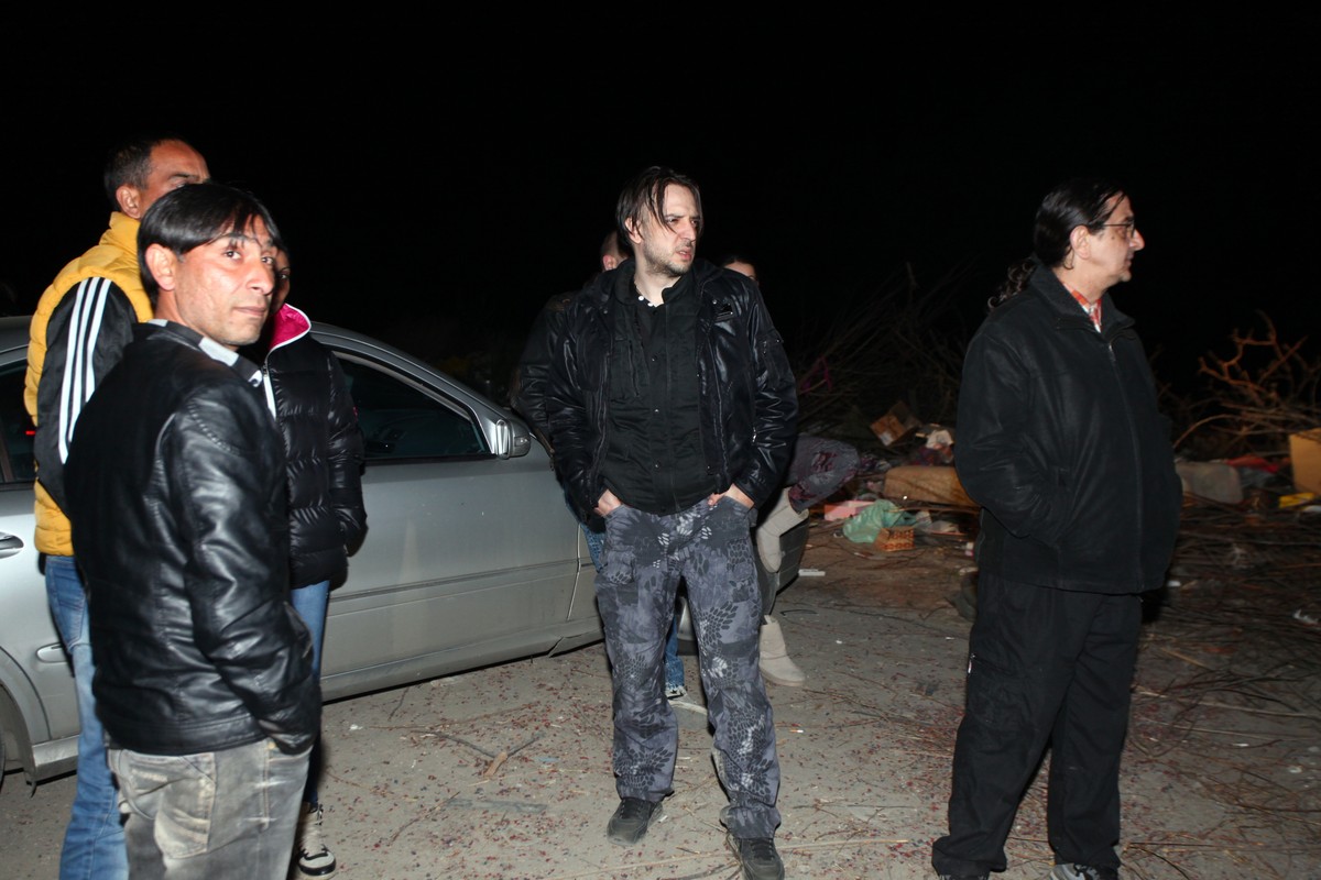 Zoran Marjanović na nasipu u vreme potrage za Jelenom Marjanović