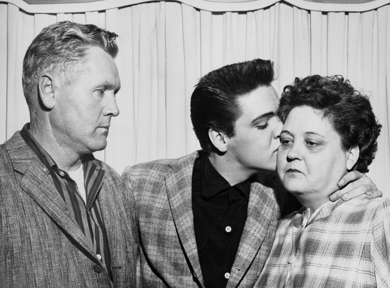 Elvis Presley z rodzicami
