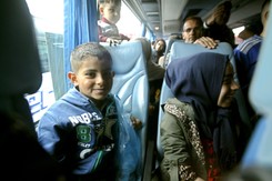 Australia przyjmie wybranych uchodźców i rozpocznie naloty na Syrię