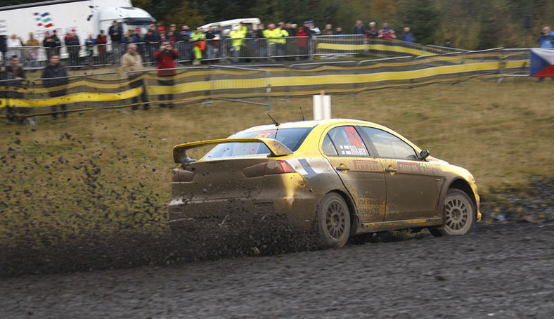 Rajd Wielkiej Brytanii 2009: mistrz świata Loeb w akcji - fotogaleria Rallyworld©Willy Weyens