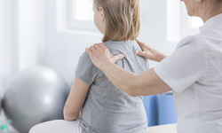 Skolioza u dzieci - przyczyny i objawy. Na czym polega leczenie skoliozy?