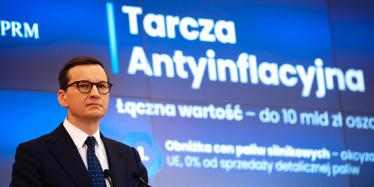 Na zdjęciu premier Morawiecki na konferencji, gdy ogłaszał pierwszą tzw. tarczę antyinflacyjną w  listopadzie 2021 r.