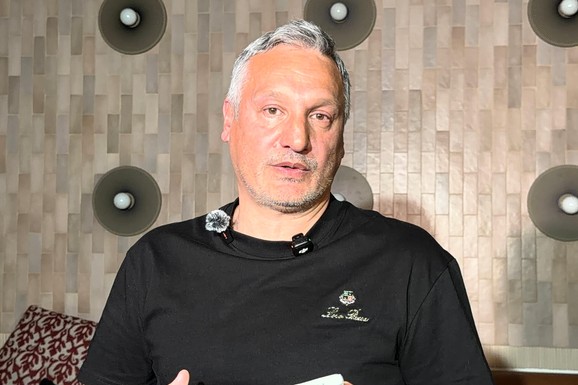 "VESNA I ĐOLE ĐOGANI NISU POZVANI, ALI TU IM JE SIN" Gagi na proslavi Luninog 30. rođendana o familiji i proširenju porodice: "Voleo bih da se emotivno ispunim" (Video)