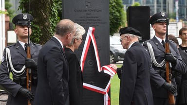 Odsłonięto Pomnik Lotników w Muzeum Powstania Warszawskiego