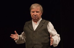 Maliniak z serialu "40-latek" i maharadża z "Hydrozagadki". Jaki był Roman Kłosowski?