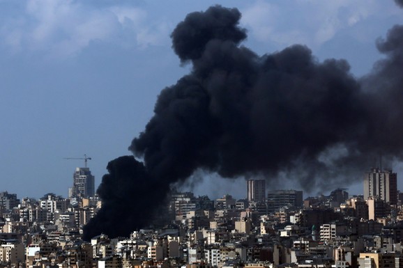 "NAŠI PRSTI OSTAJU NA OKIDAČU" Američki dron iznad Persijskog zaliva, Netanjahu NE PLANIRA DA SE ZAUSTAVI: Primirje puca, stižu nove fotografije razaranja