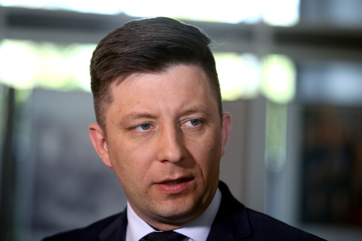 W opinii Dworczyka działania posłów PO uderzają w bezpieczeństwo państwa, "bo powodują zamęt i chaos wokół MON".