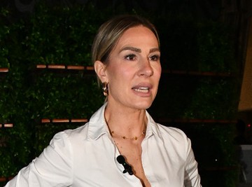 POSLE ĐOLETA, VESNA DOHVATILA MIKROFON! Prisutni zurili dok im se obraćala: "SRAM GA BILO, nećemo ovako u 2026!" 