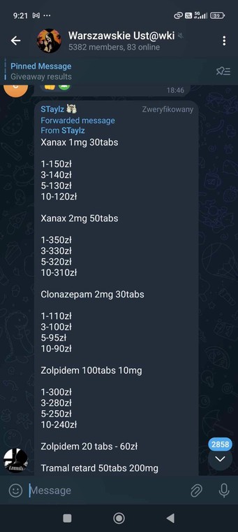 Grupy internetowe oferujące narkotyki.
