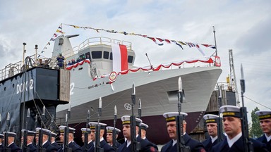 Wodowanie i chrzest niszczyciela min w stoczni Remontowa Shipbuilding