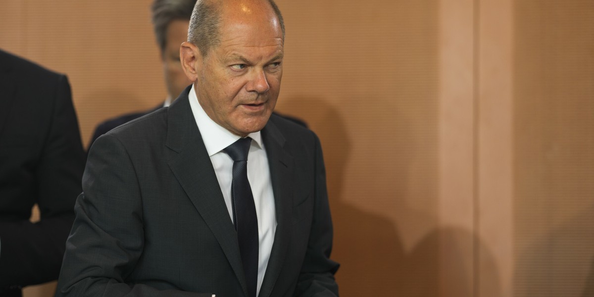 Kanclerz Niemiec Olaf Scholz uczestniczy w cotygodniowym posiedzeniu gabinetu w Kancelarii Kancelarii w Berlinie.