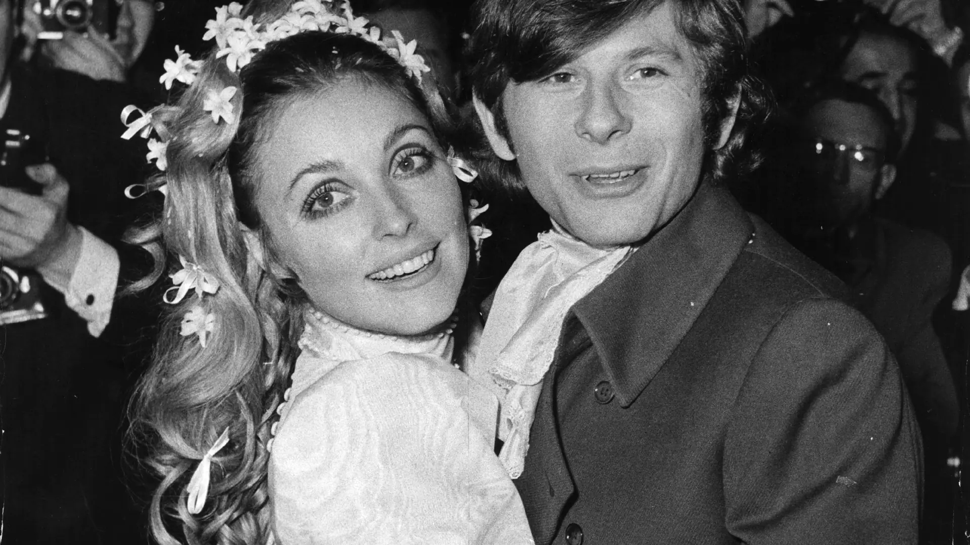 Drzwi z domu Sharon Tate i Romana Polańskiego wystawione na aukcję. Fani oburzeni