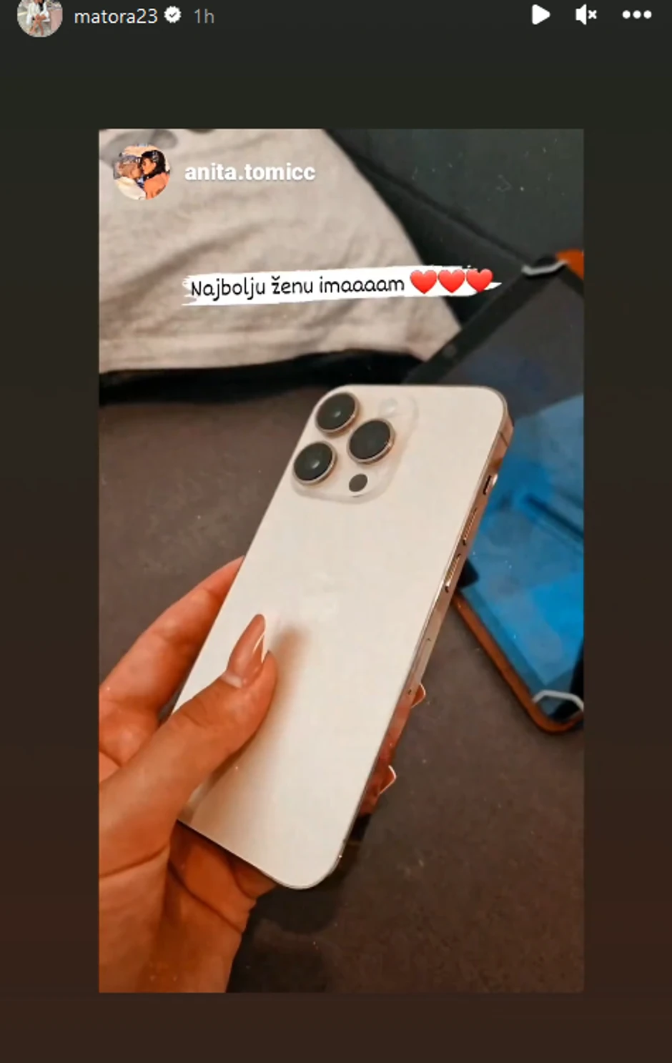 Matora kupila Aniti telefon