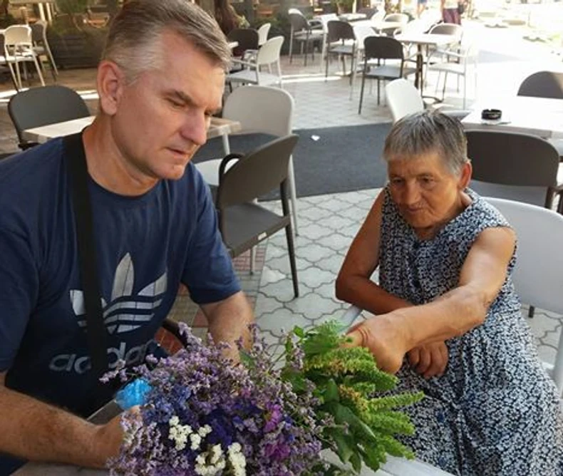 Stolar Mile i baka Radina