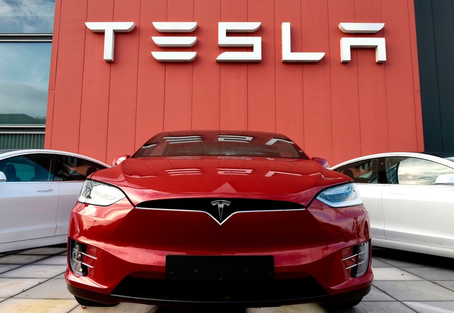 Tesla otrzymała ponad 3,6 mln aplikacji w 2022 roku.