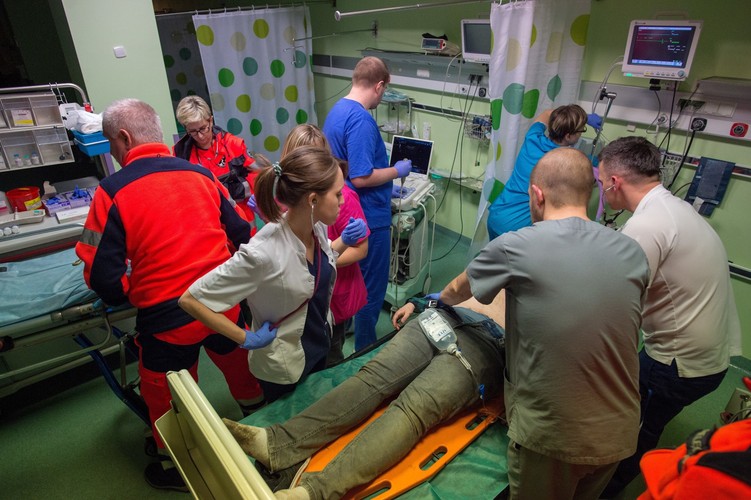 ŁÓDŹ. UDZIELANIE POMOCY PO ZABAWIE SYLWESTROWEJ