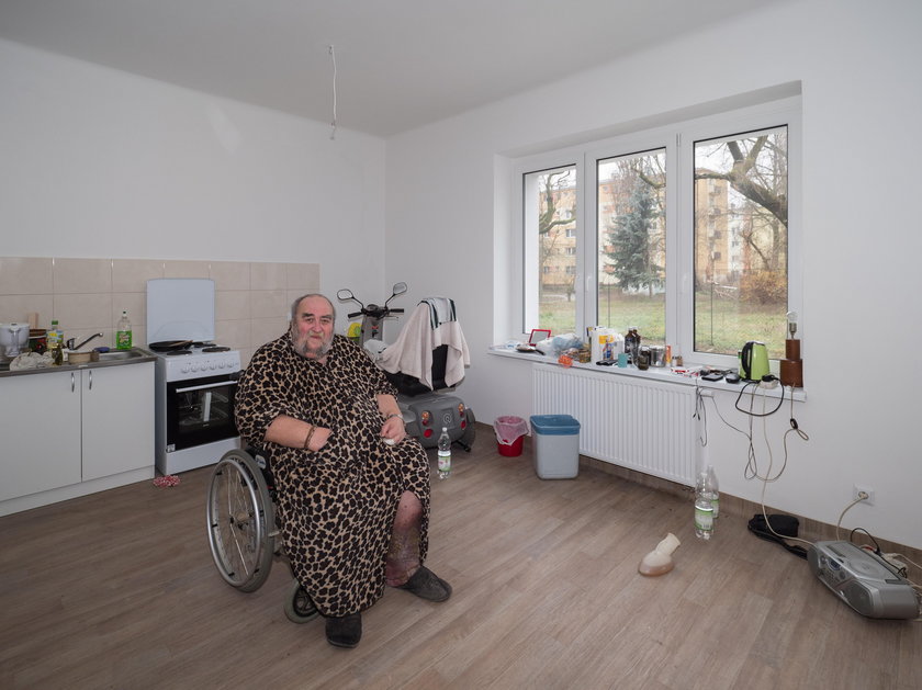 Niepełnosprawny pan Marek Baran dostał mieszkanie nie