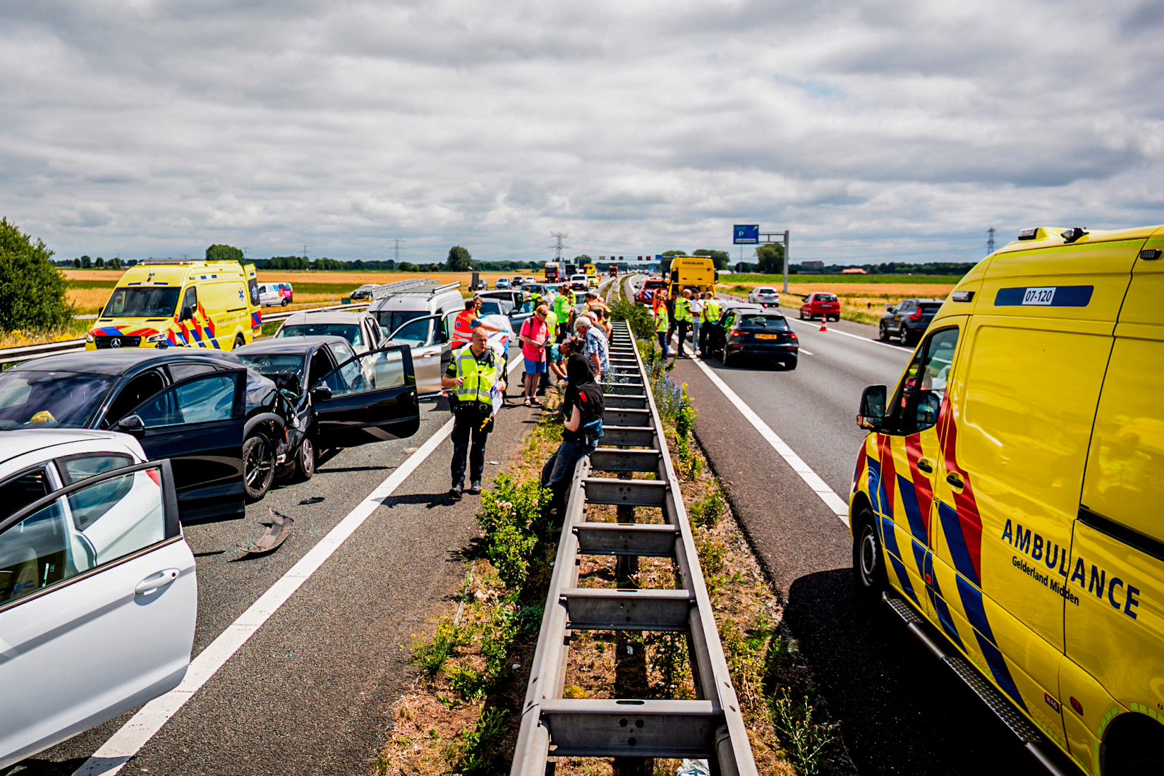A11 Livorno: investito dopo guasto camper, grave in ospedale