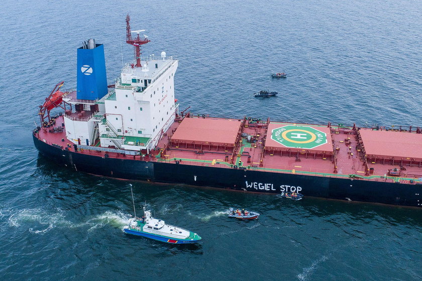 Interwencja straży granicznej na statku Greenpeace