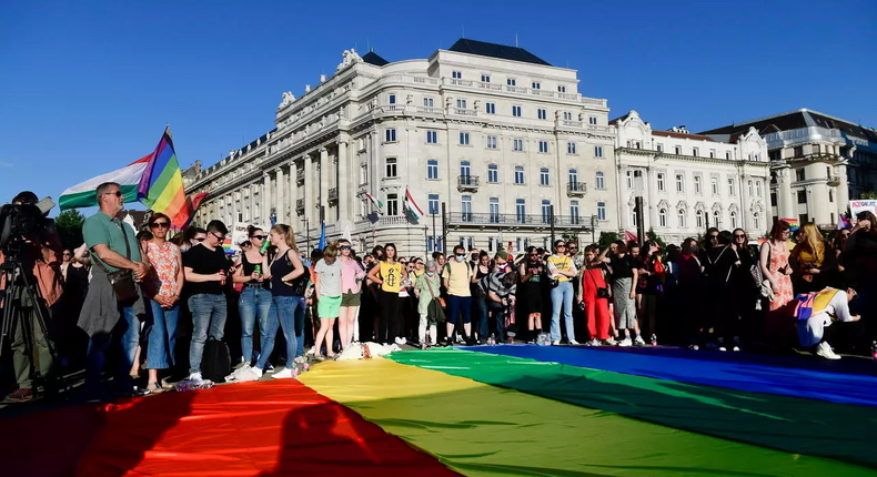 La Hongrie adopte une loi pour interdire la promotion de l’homosexualité auprès des mineurs