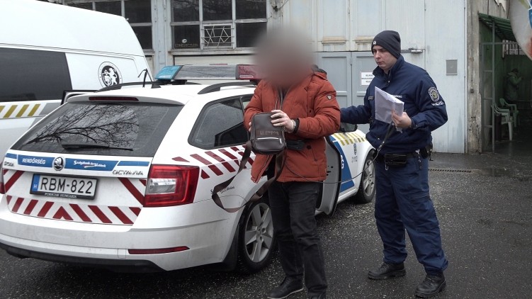 Robbantani akart, terrorizálta a szomszédokat: kommandósok csaptak le Attilára, a lakótelep rémére – Megszólalt az édesapja