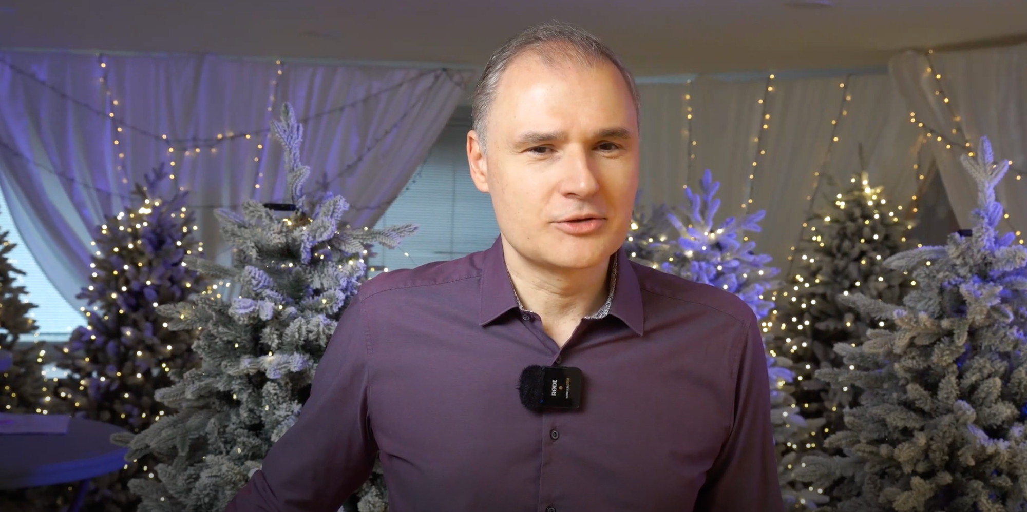 Moderátor Ľubomír Bajaník.