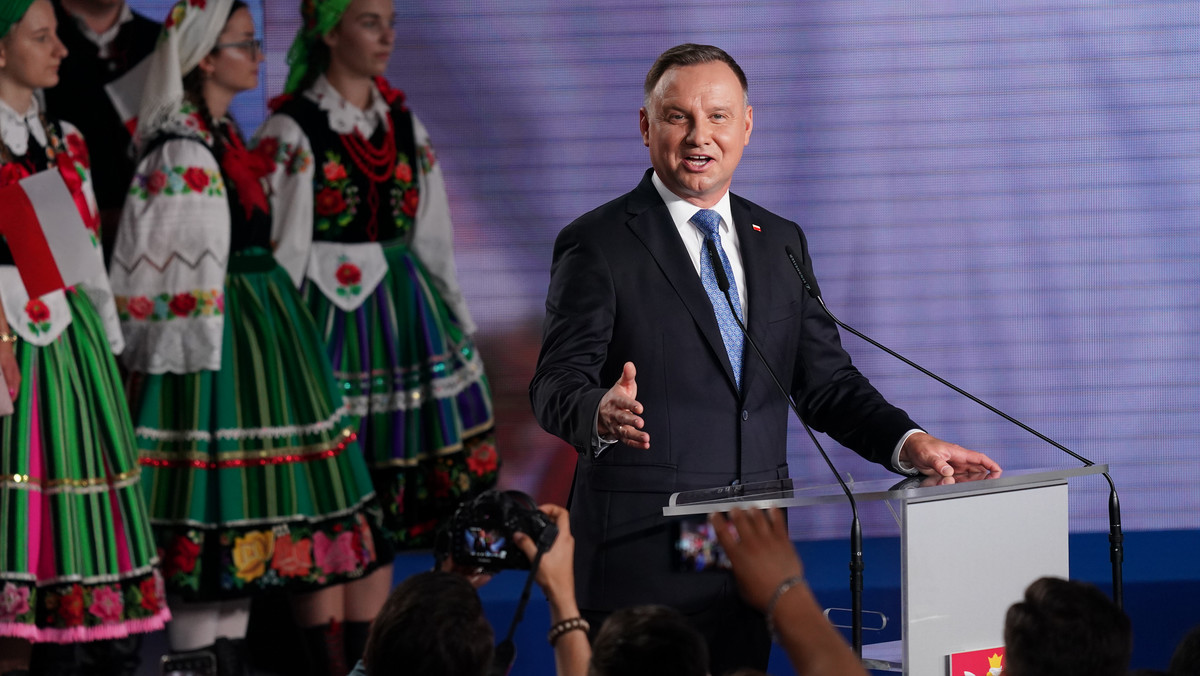 Andrzej Duda znalazł sobie nowych wrogów - Warszawkę i Krakówek