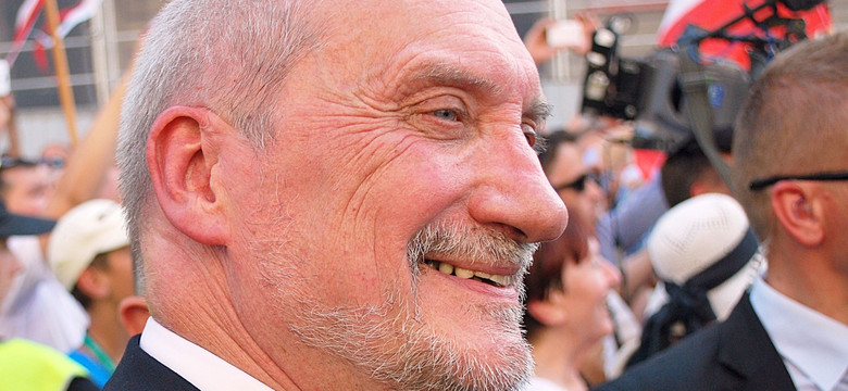 Macierewicz: Nie pozwolimy by Antifa, TVN i wrogowie Polski manipulowali naszymi dziećmi