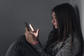 Mit tesz a közösségi média serdülőink testképével? Egy kutatás aggasztó eredményei
