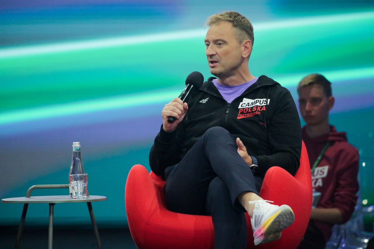 Minister sportu Sławomir Nitras podczas panelu „Czy kobiety odmienią polski sport?” w ramach Campusu Polska Przyszłości