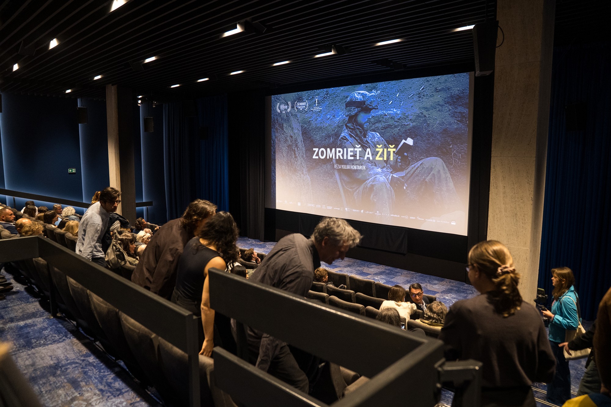 Slovenské uvedenie dokumentárneho filmu Zomrieť a žiť.