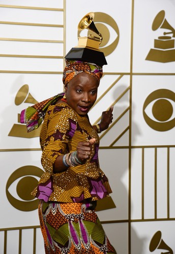 Najzabawniejsze zdjęcia z Grammy 2016: Angelique Kidjo