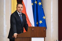 Trzaskowski pod ostrzałem. W Warszawie już się mówi o referendum. "Można go trochę postraszyć"