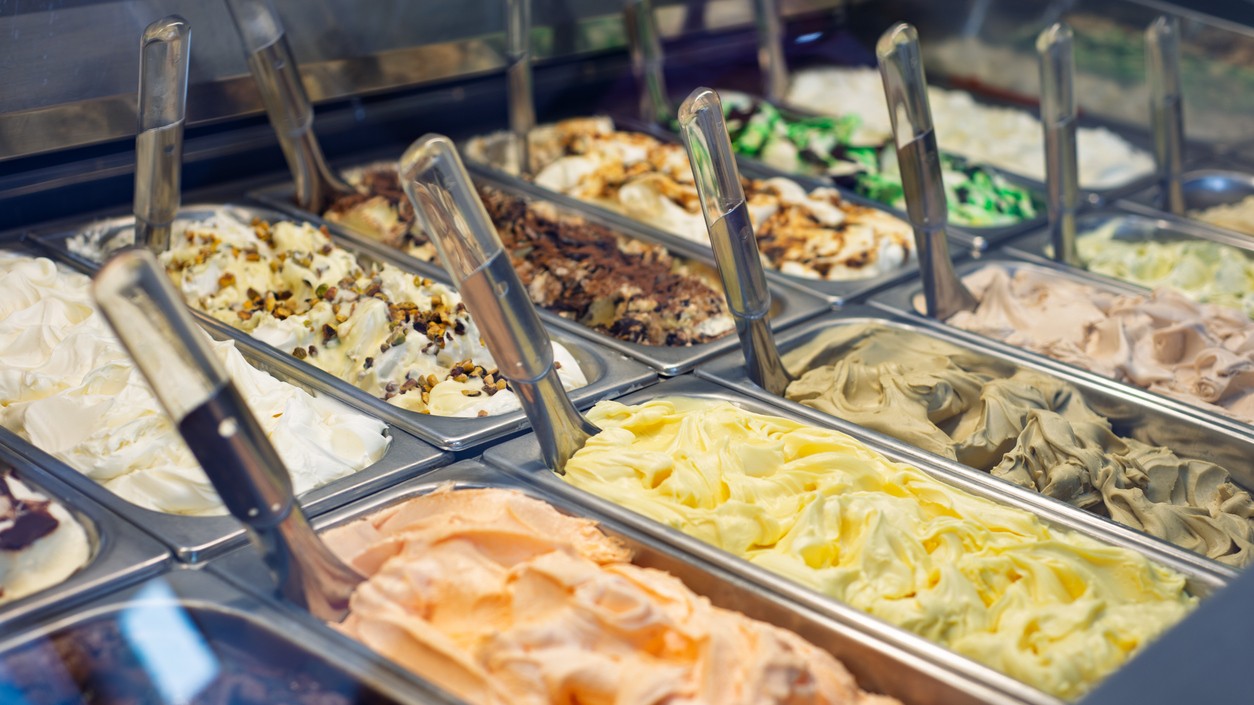 Zmrzlina patrí medzi obľúbené letné pochúťky. (ilustračné foto)