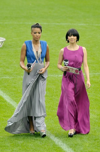 Wielki mecz TVN kontra politycy