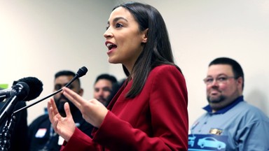 Gwiazda Demokratów ponownie w Kongresie. Alexandria Ocasio-Cortez wygrała reelekcję