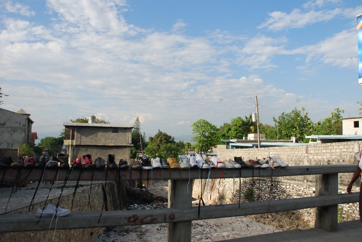 Haitański 'sklep' z butami