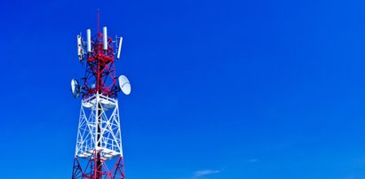 Szaleńcy "anty-5G" zaatakowali w Polsce?! Zapłonął pierwszy maszt