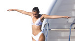 Bella Hadid w bikini na jachcie