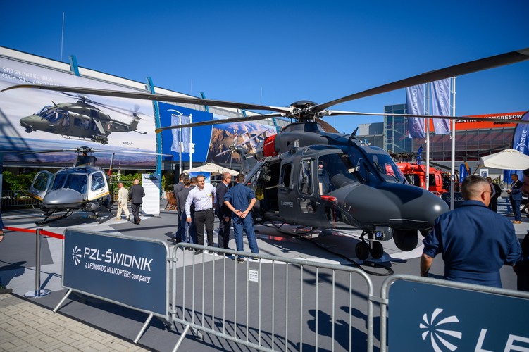 Śmigłowiec AW139 zaprezentowany podczas XXX Międzynarodowego Salonu Przemysłu Obronnego w Kielcach