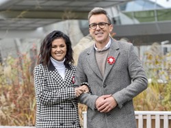 Cichopek i Kurzajewski weszli na nowy poziom bliskości przed kamerą i aparatami fotografów. FOTO