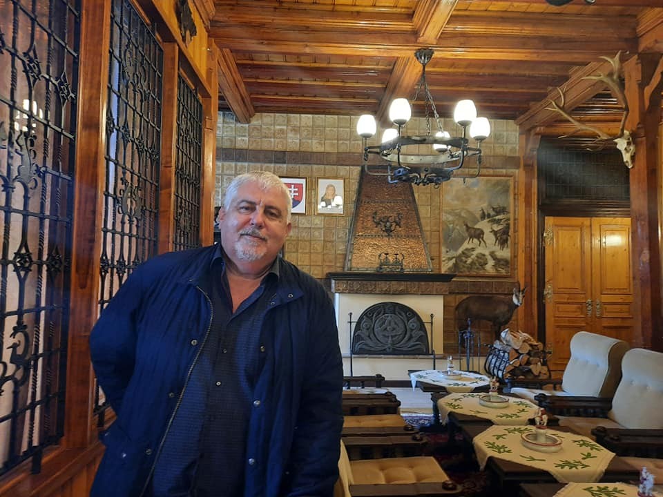 Humorista a producent Oliver Andrásy