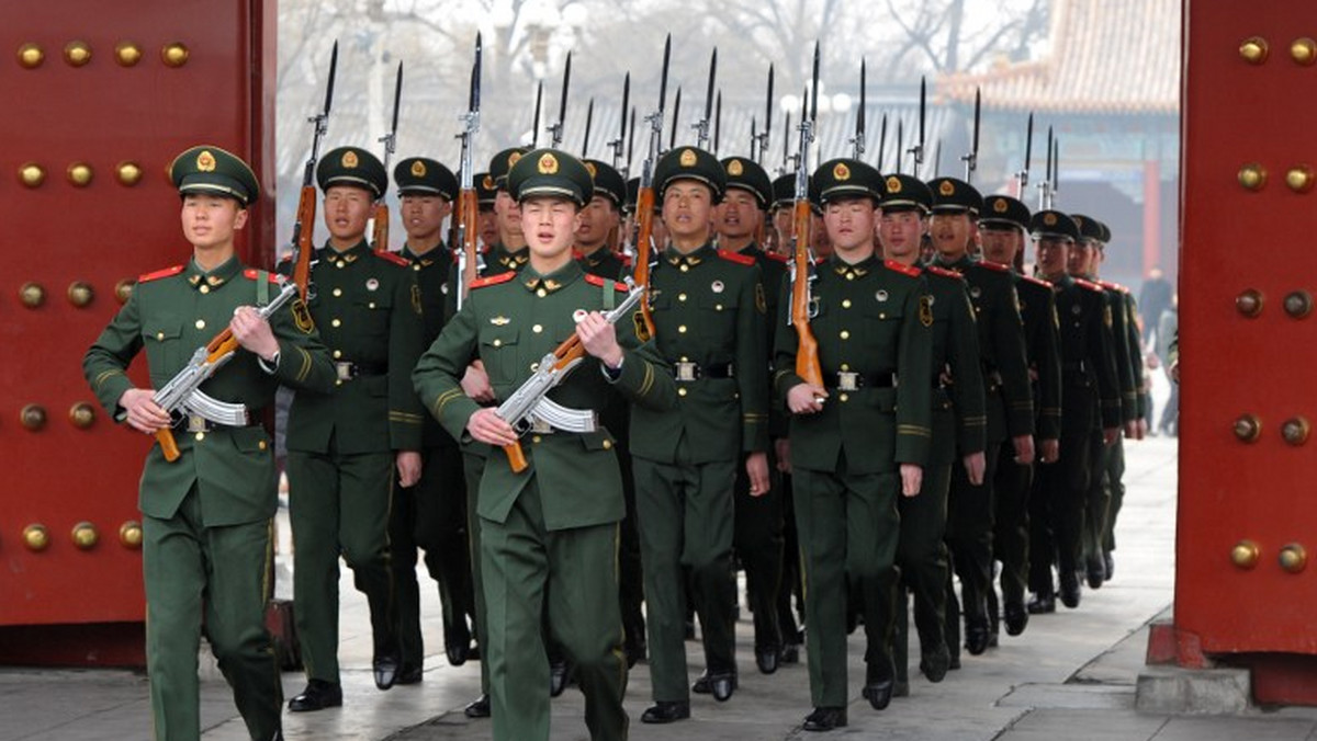 Chiny po raz pierwszy w historii, w opublikowanej Białej Księdze, ujawniły struktury jednostek swojej armii - informuje BBC.