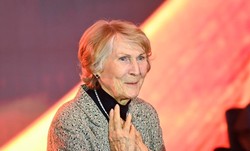 Irena Santor jest po operacji. Dochodzi do siebie w Skolimowie