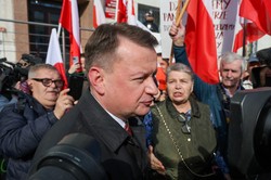Mariusz Błaszczak usłyszał "dwustronicowy zarzut". Grozi mu długie więzienie
