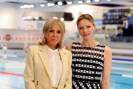 Brižit Makron posetila NAJTUŽNIJU PRINCEZU i svi se krste ŠTA JE OBULA za diplomatsku posetu - "Zar nisi imala ništa prikladnije?"