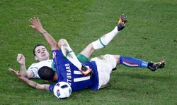 Irlandczycy wykorzystali spore zmiany w składzie włochów. Wygrali i awansowali. WIDEO