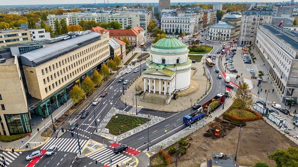 Otrzymane środki o łącznej wartości 406,2 mln zł mogą zostać przeznaczone przez stolicę na finansowanie i refinansowanie inwestycji wpływających korzystnie na środowisko, zmniejszenie poziomu zanieczyszczeń, zazielenienie terenów miejskich.