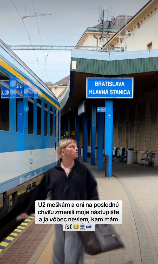 Americká dvojníčka Fica Gwen McMullen si uťahuje zo slovenských vlakov.