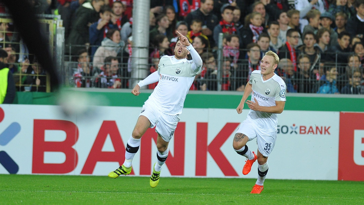 Daniel Łukasik zdobył bramkę dla zespołu SV Sandhausen w 15. kolejce 2. Bundesligi, zaplecza niemieckiej ekstraklasy piłkarskiej. To pierwszy gol Polaka w tym sezonie. Jego drużyna pokonała na wyjeździe FC Nuernberg 3:1.